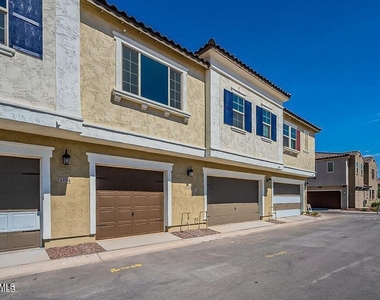 2669 S Peppertree Drive - Photo Thumbnail 14