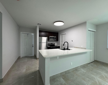 400 Ne 30th Street - Photo Thumbnail 17