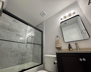 400 Ne 30th Street - Photo Thumbnail 13