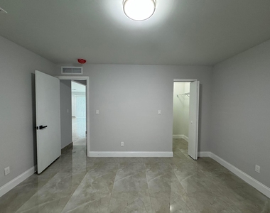 400 Ne 30th Street - Photo Thumbnail 15