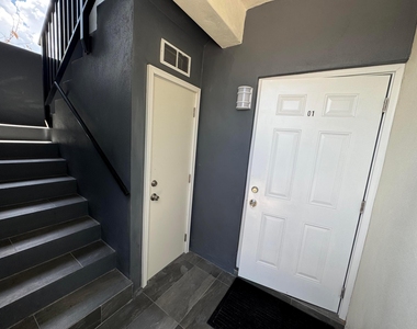 400 Ne 30th Street - Photo Thumbnail 6