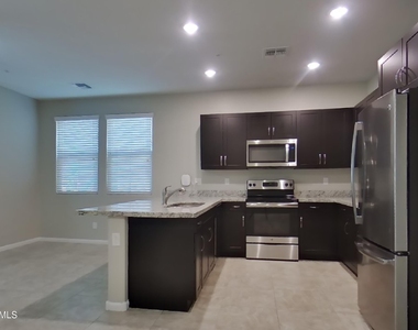 12586 W Mazatzal Drive - Photo Thumbnail 5