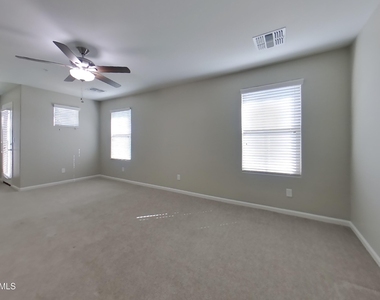 12586 W Mazatzal Drive - Photo Thumbnail 8