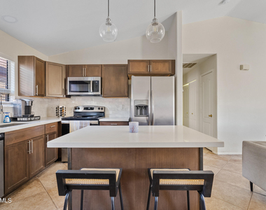 10901 W Lewis Avenue - Photo Thumbnail 4