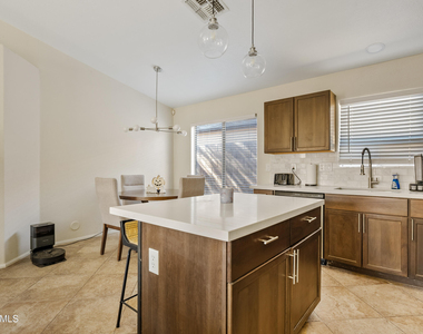 10901 W Lewis Avenue - Photo Thumbnail 3