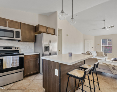 10901 W Lewis Avenue - Photo Thumbnail 5