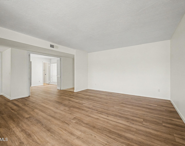 5227 N 24th Street - Photo Thumbnail 8
