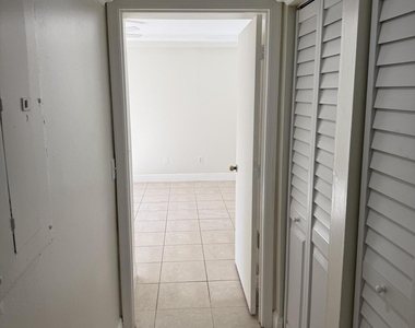 5520 Nw 61st Street - Photo Thumbnail 6