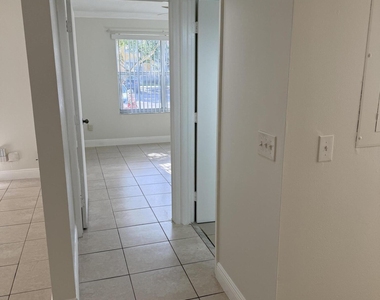 5520 Nw 61st Street - Photo Thumbnail 3