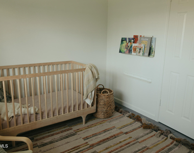 4007 E Heatherbrae Drive - Photo Thumbnail 7