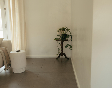4007 E Heatherbrae Drive - Photo Thumbnail 6