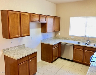 2791 E Terrace Avenue - Photo Thumbnail 7