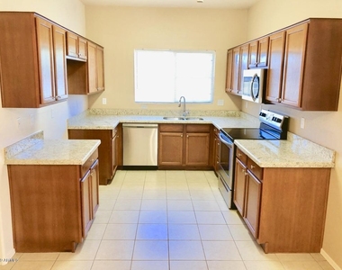 2791 E Terrace Avenue - Photo Thumbnail 5