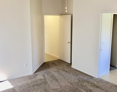 2791 E Terrace Avenue - Photo Thumbnail 15