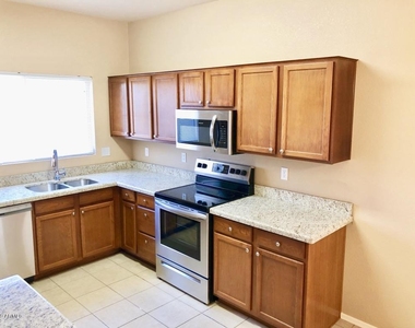 2791 E Terrace Avenue - Photo Thumbnail 6