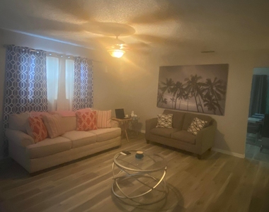 9225 101st Avenue - Photo Thumbnail 1