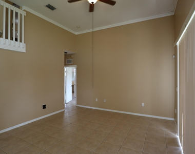 2202 Se 17th Avenue - Photo Thumbnail 9