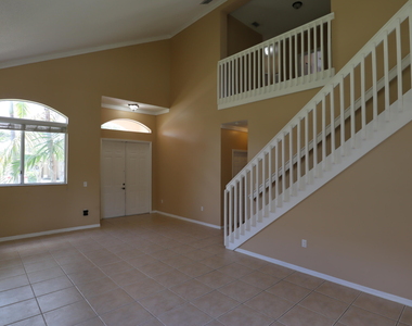 2202 Se 17th Avenue - Photo Thumbnail 4