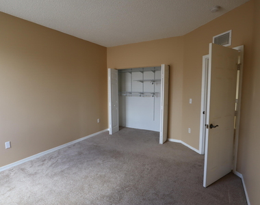 2202 Se 17th Avenue - Photo Thumbnail 18