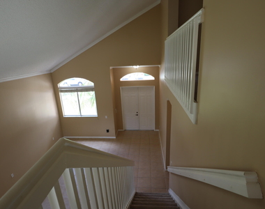 2202 Se 17th Avenue - Photo Thumbnail 3