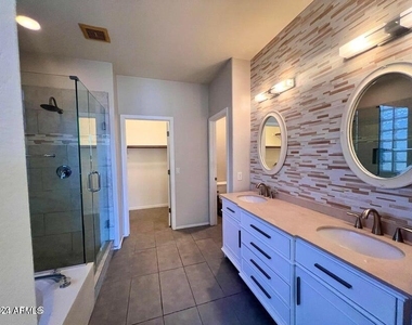 2821 E Tyson Street - Photo Thumbnail 12