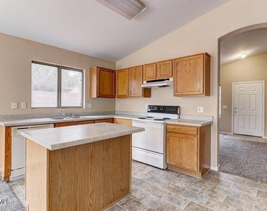 14916 W Acapulco Lane - Photo Thumbnail 9