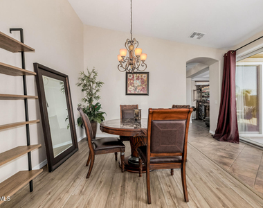 2288 E Wisteria Drive - Photo Thumbnail 6