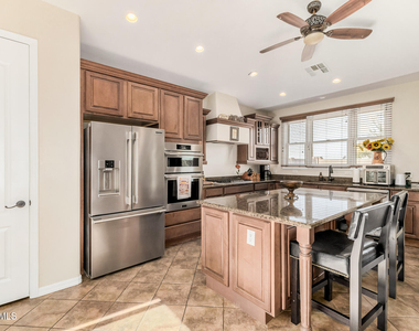 2288 E Wisteria Drive - Photo Thumbnail 13