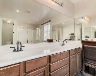 2288 E Wisteria Drive - Photo Thumbnail 17