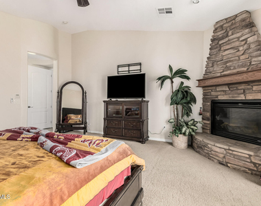 2288 E Wisteria Drive - Photo Thumbnail 15