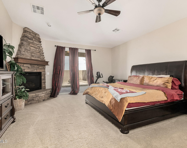 2288 E Wisteria Drive - Photo Thumbnail 16