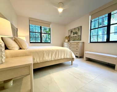 780 S Sapodilla Avenue - Photo Thumbnail 13
