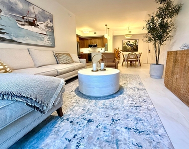 780 S Sapodilla Avenue - Photo Thumbnail 3