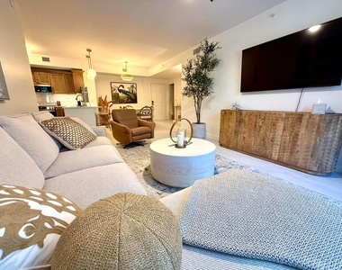 780 S Sapodilla Avenue - Photo Thumbnail 2