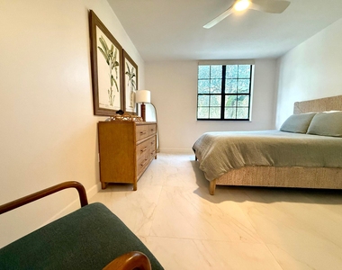 780 S Sapodilla Avenue - Photo Thumbnail 9