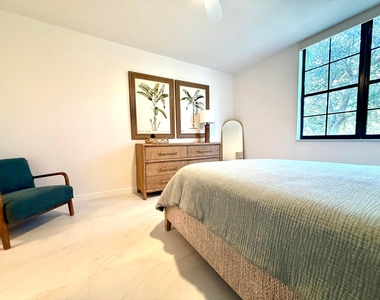 780 S Sapodilla Avenue - Photo Thumbnail 10