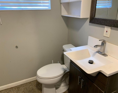 363 Hosbine Street - Photo Thumbnail 15