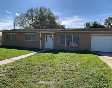 363 Hosbine Street - Photo Thumbnail 1