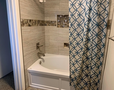 363 Hosbine Street - Photo Thumbnail 14
