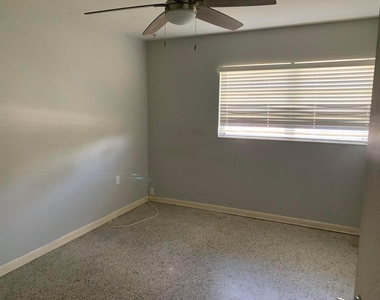 363 Hosbine Street - Photo Thumbnail 13