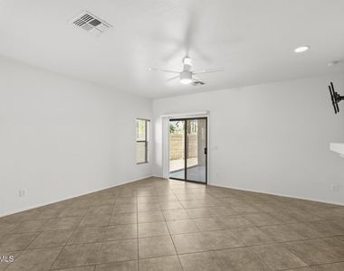 33521 N 26th Avenue - Photo Thumbnail 18