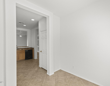33521 N 26th Avenue - Photo Thumbnail 14