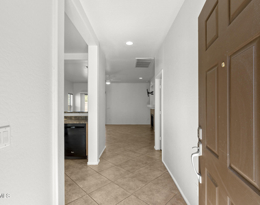 33521 N 26th Avenue - Photo Thumbnail 8
