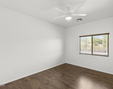 33521 N 26th Avenue - Photo Thumbnail 21