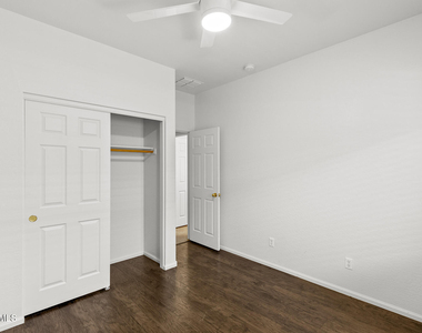 33521 N 26th Avenue - Photo Thumbnail 30