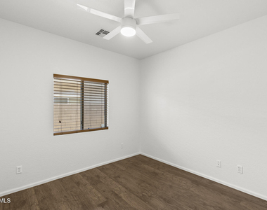 33521 N 26th Avenue - Photo Thumbnail 29