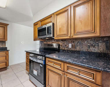 12422 N Cherry Hills Drive E - Photo Thumbnail 10