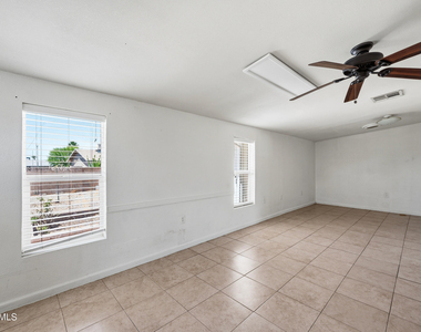 12422 N Cherry Hills Drive E - Photo Thumbnail 6