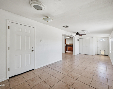 12422 N Cherry Hills Drive E - Photo Thumbnail 7