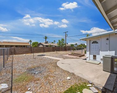 12422 N Cherry Hills Drive E - Photo Thumbnail 21